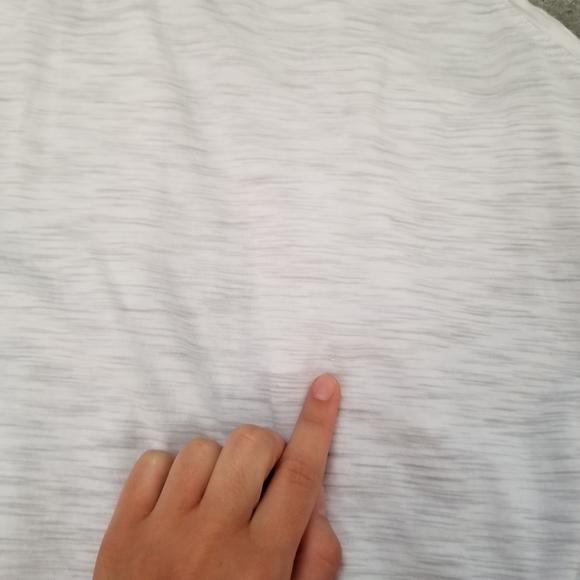 Tiny snag - Picture 3 of 3